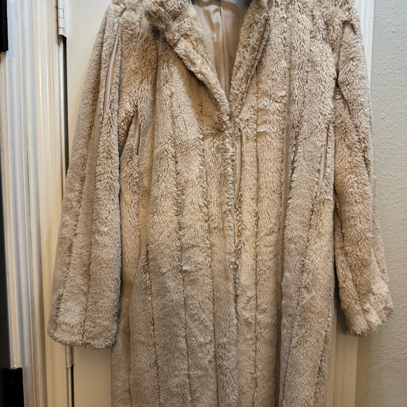 Cream Teddy Jacket - Picture 4 of 8